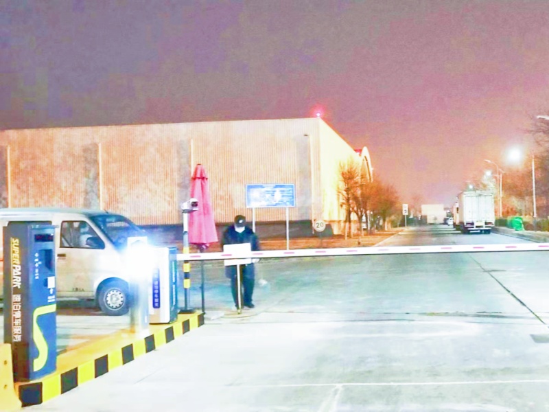 天津華宇順通物流停車場智能道閘系統及設備案例